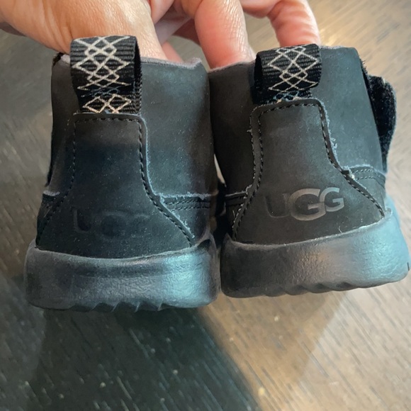 Ugg toddler boots - Picture 3 of 7